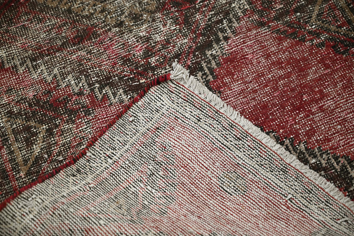 red Runner rug 2' 3" x 5' 10"