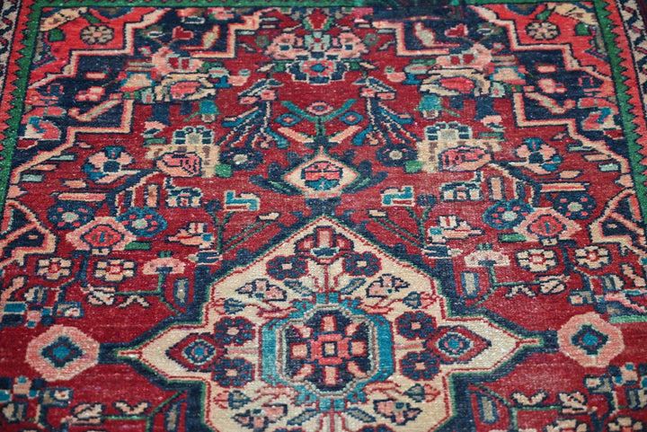 red Accent rug 3' 4" x 4' 7"