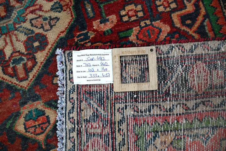 red Accent rug 3' 4" x 4' 7"