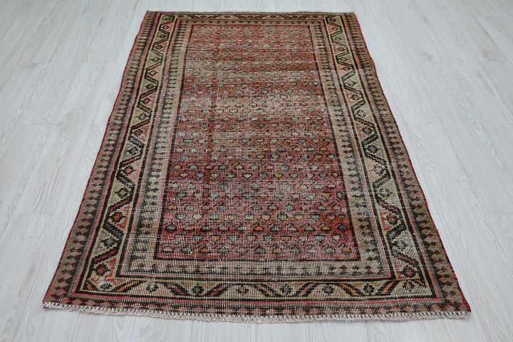 red Accent rug 3' 8" x 5' 9"