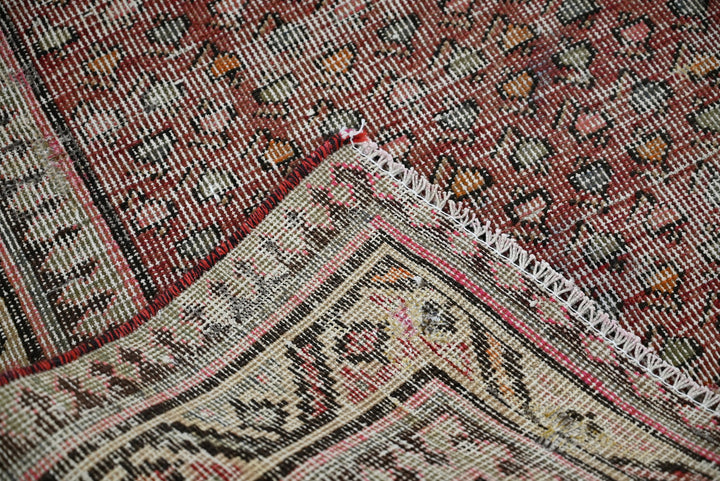 red Accent rug 3' 8" x 5' 9"