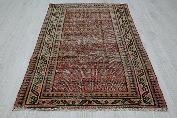 red Accent rug 3' 8" x 5' 9"