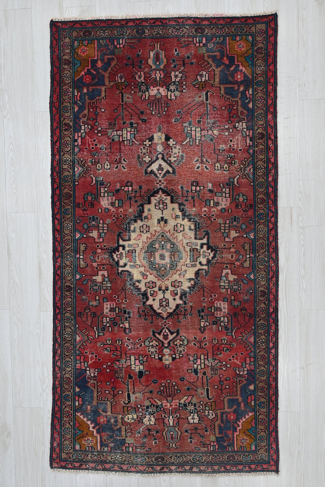 red Medium rug 3' 5" x 6' 8"