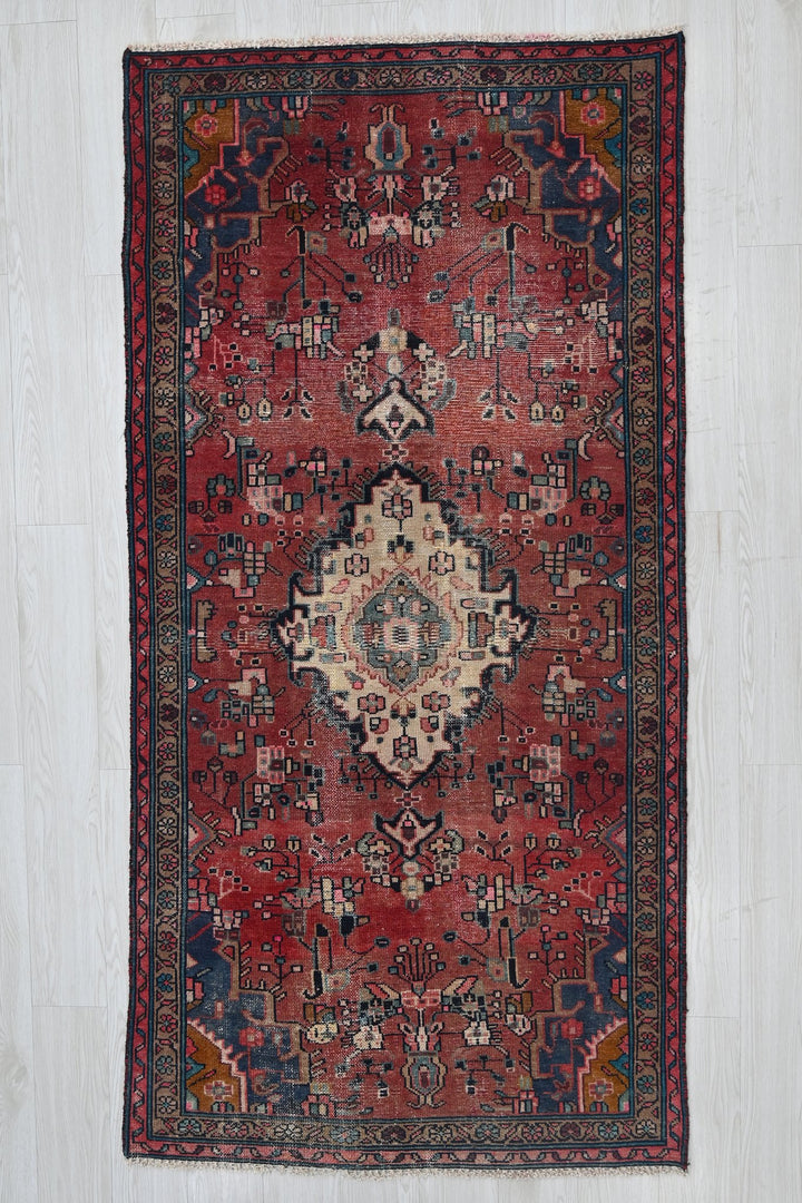 red Medium rug 3' 5" x 6' 8"