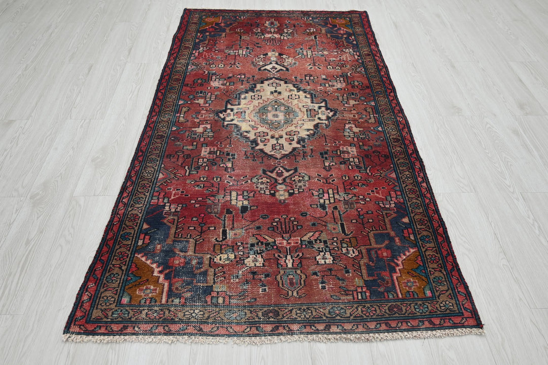 red Medium rug 3' 5" x 6' 8"