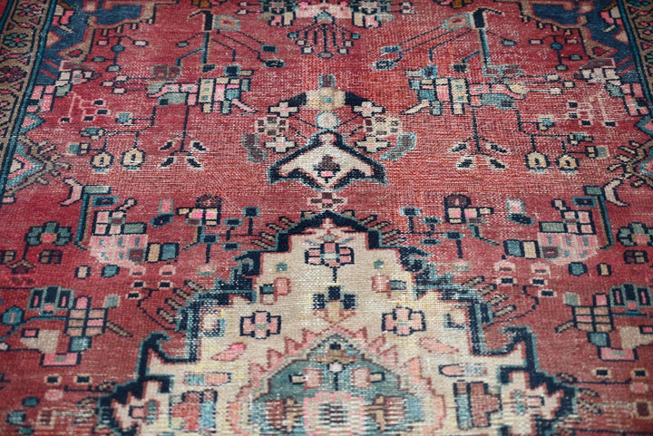 red Medium rug 3' 5" x 6' 8"