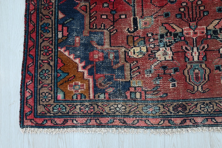 red Medium rug 3' 5" x 6' 8"