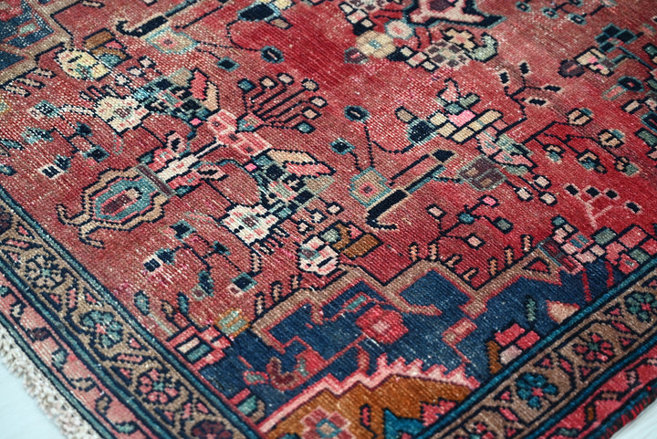 red Medium rug 3' 5" x 6' 8"