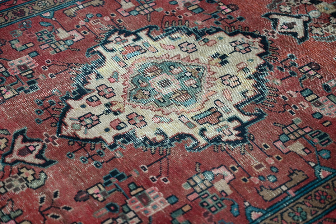 red Medium rug 3' 5" x 6' 8"