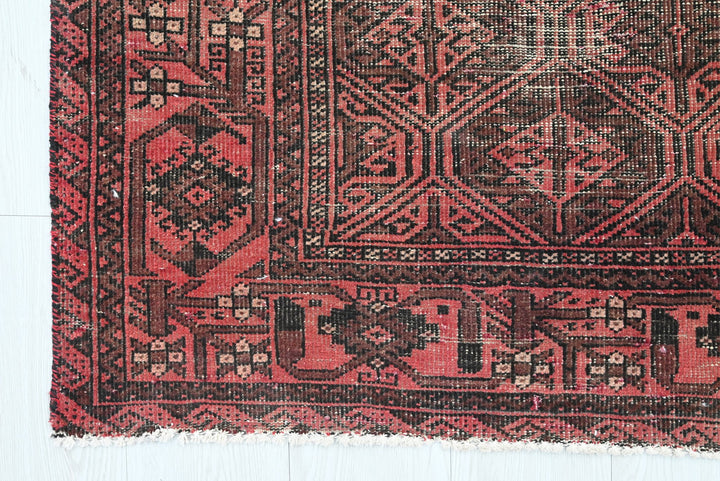 red Medium rug 3' 1" x 6' 9"