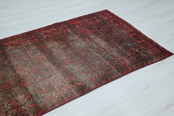 red Medium rug 3' 1" x 6' 9"