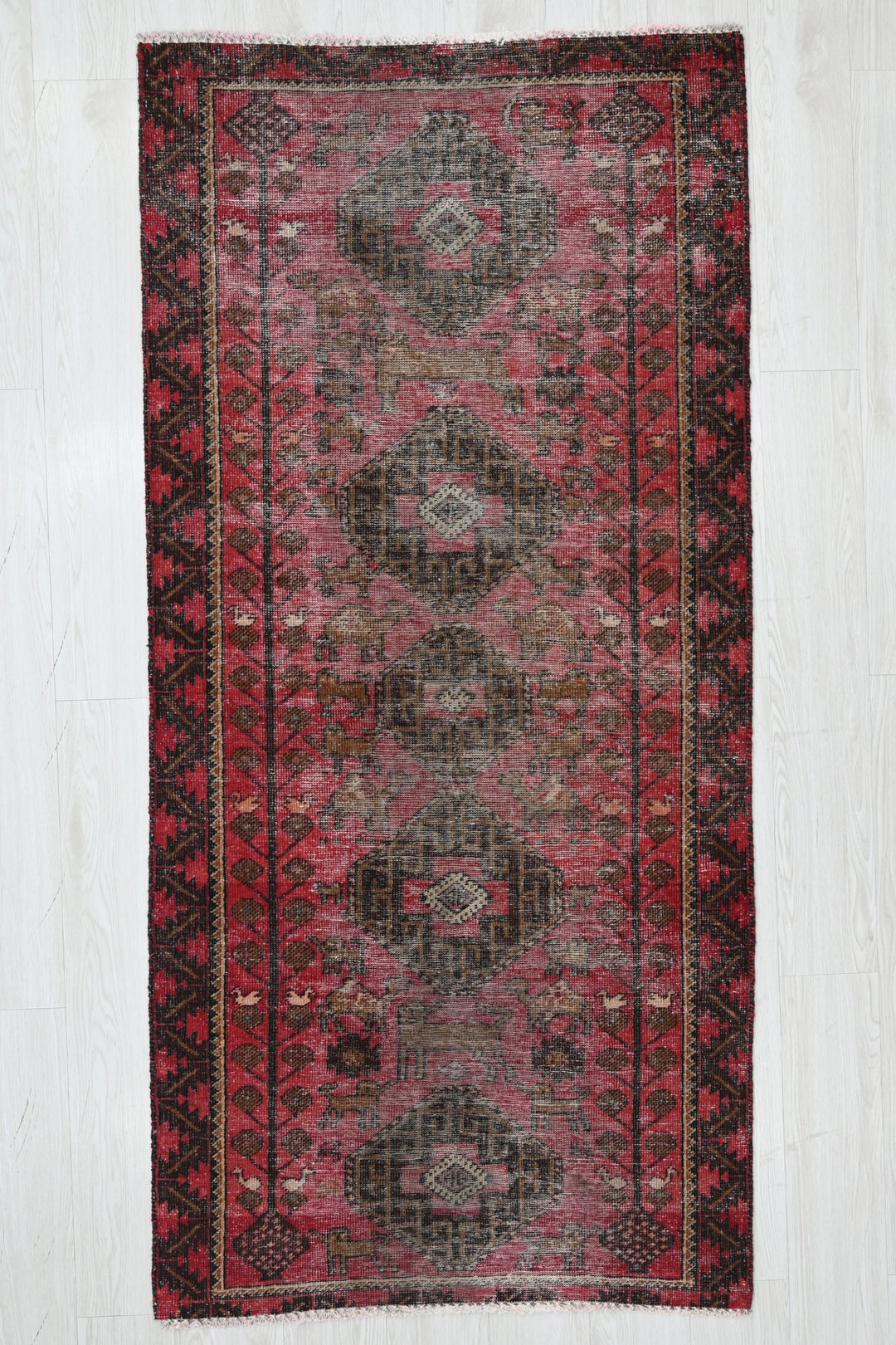 red Accent rug 2' 11" x 6' 2"