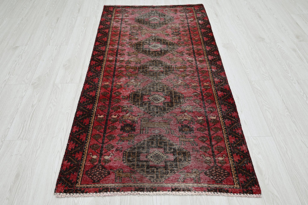 red Accent rug 2' 11" x 6' 2"