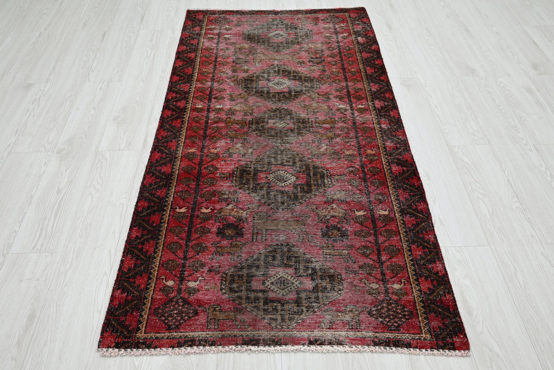 red Accent rug 2' 11" x 6' 2"