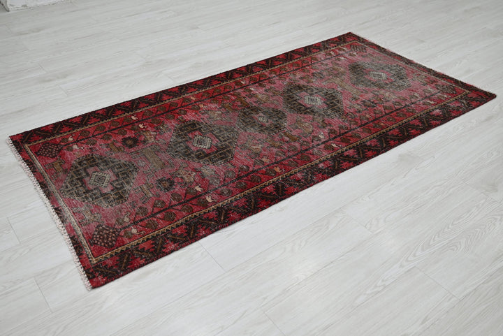 red Accent rug 2' 11" x 6' 2"