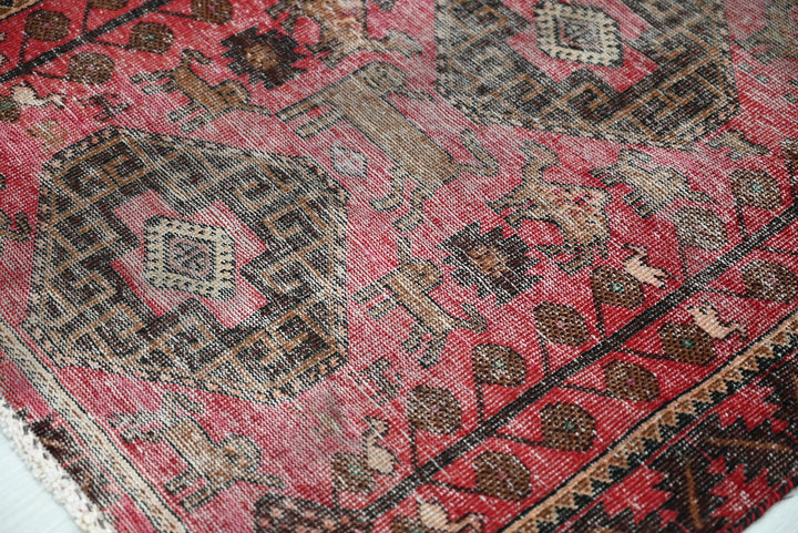 red Accent rug 2' 11" x 6' 2"