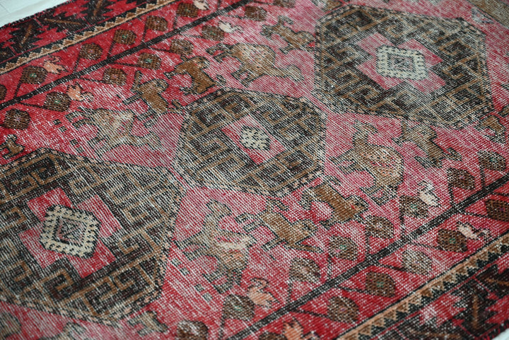 red Accent rug 2' 11" x 6' 2"