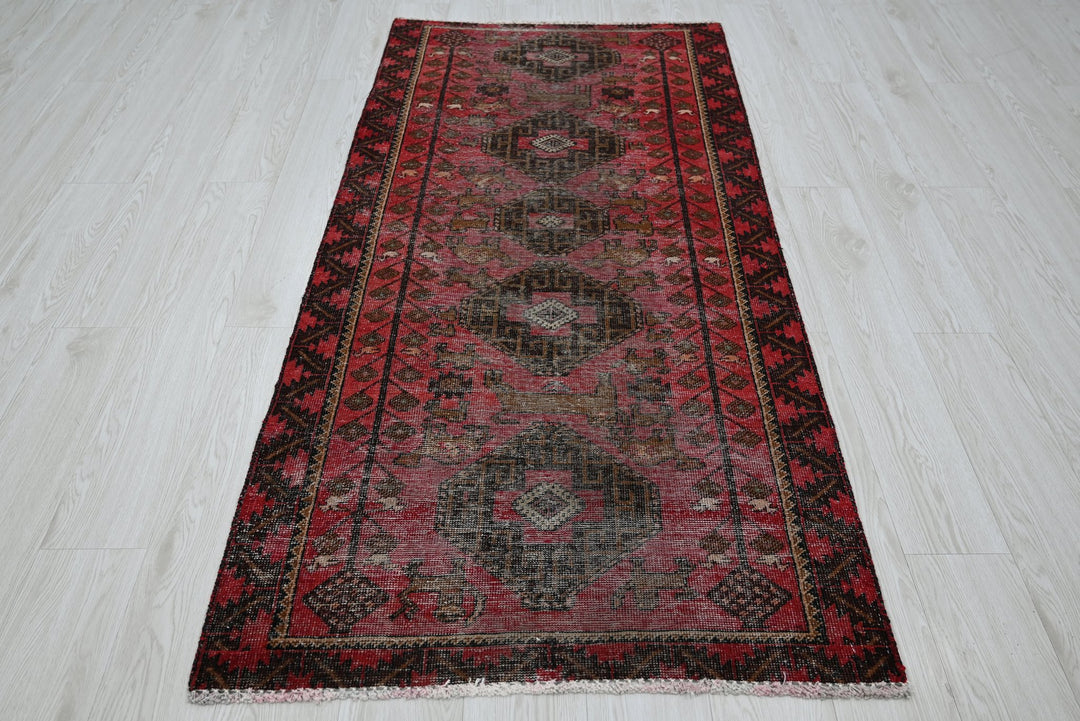 red Accent rug 2' 11" x 6' 2"