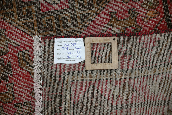 red Accent rug 2' 11" x 6' 2"