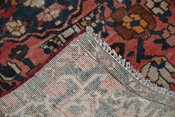 red Accent rug 3' 0" x 5' 7"
