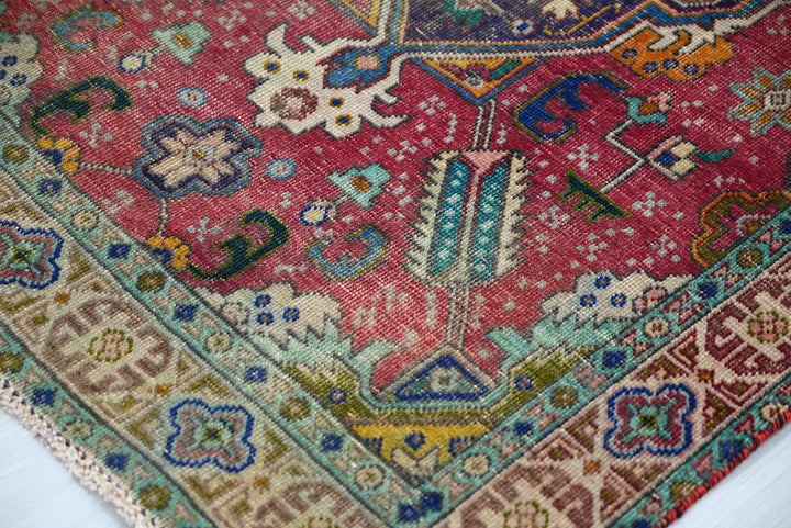 red Accent rug 3' 4" x 5' 4"