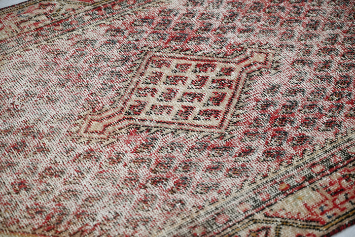 brown Accent rug 2' 11" x 4' 8"