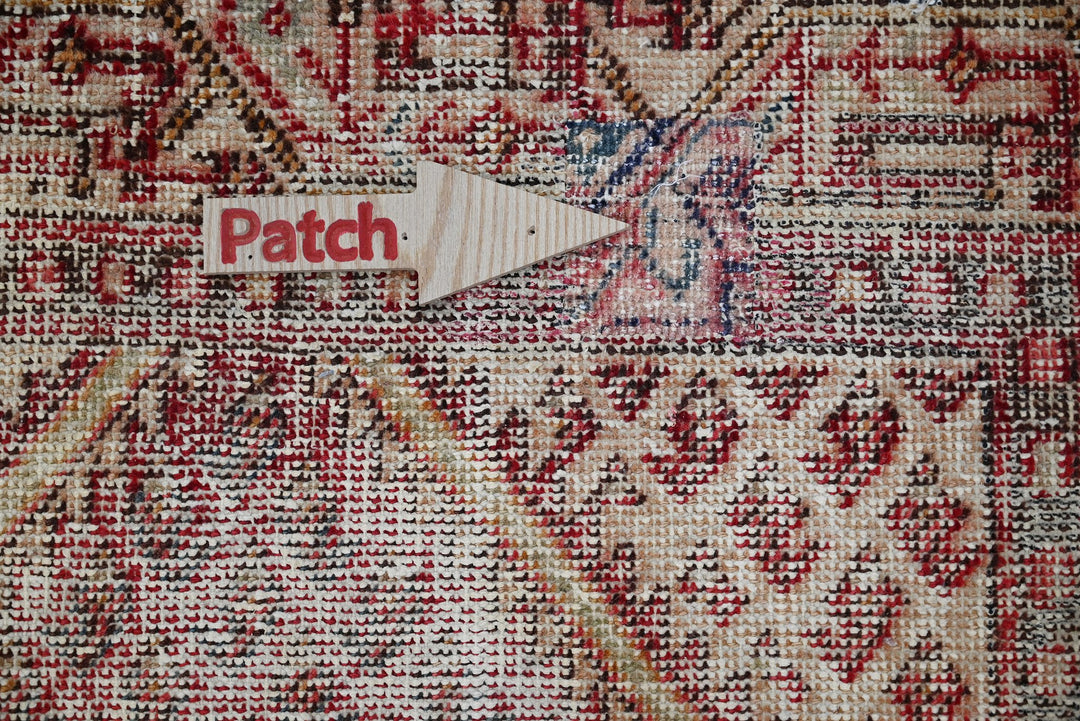 brown Accent rug 2' 11" x 4' 8"