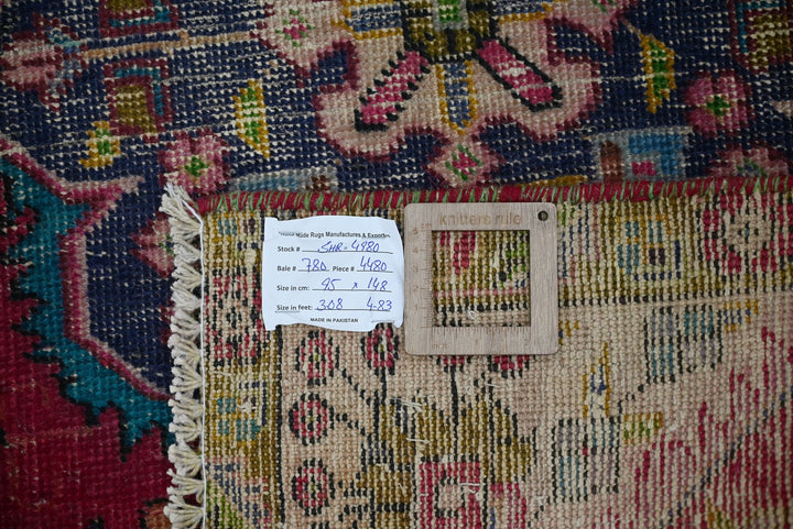 red Accent rug 3' 1" x 4' 10"