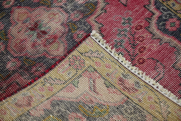 red Accent rug 2' 10" x 4' 4"