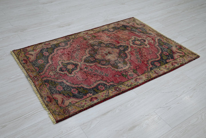 red Accent rug 2' 10" x 4' 4"