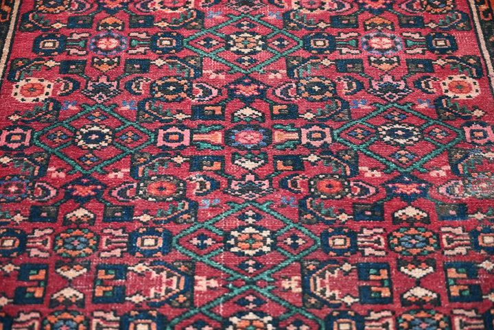 red Accent rug 3' 0" x 5' 1"