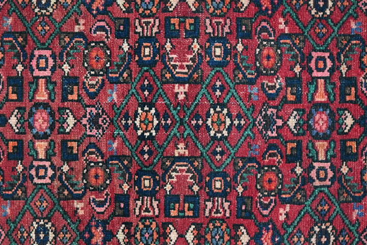 red Accent rug 3' 0" x 5' 1"