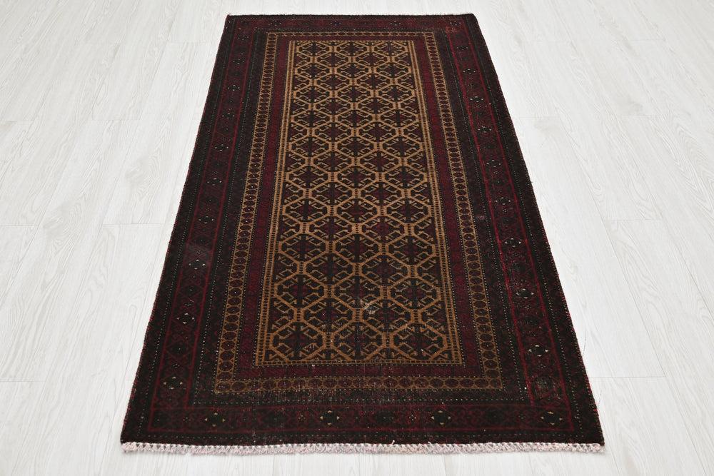 brown Accent rug 2' 11" x 5' 7"