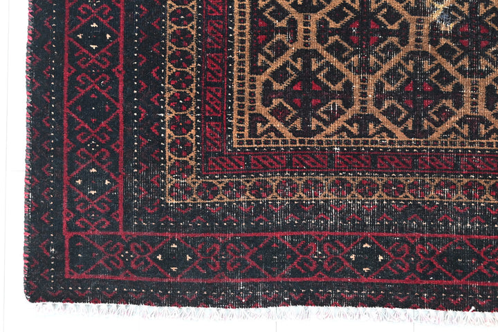 brown Accent rug 2' 11" x 5' 7"