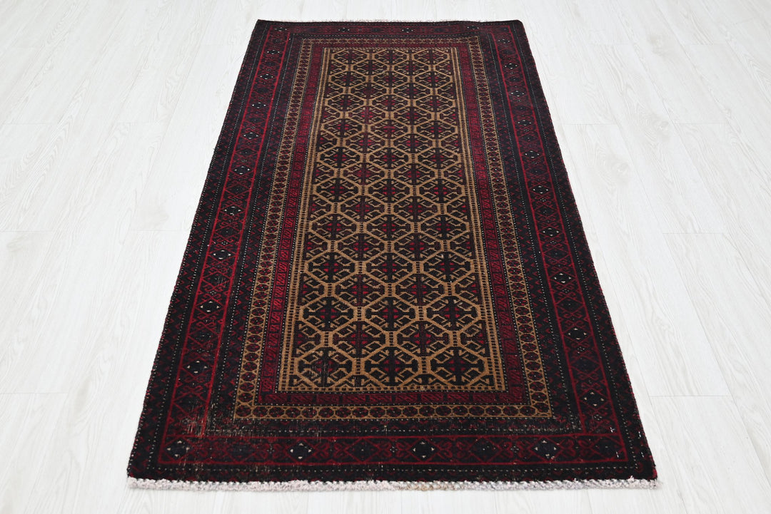 brown Accent rug 2' 11" x 5' 7"