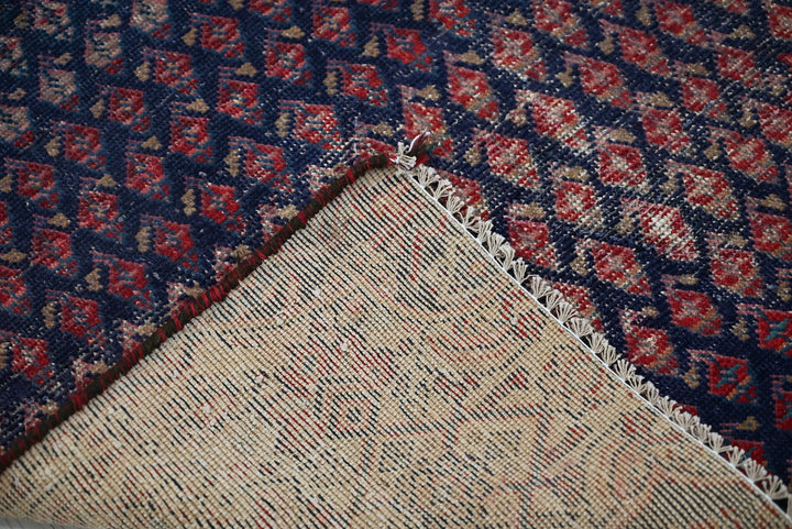 blue Accent rug 2' 8" x 5' 2"