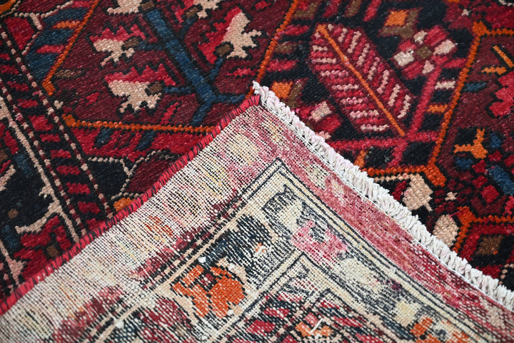 red Accent rug 3' 3" x 5' 0"