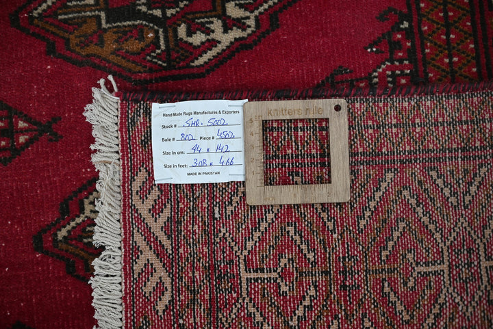 red Accent rug 3' 1" x 4' 8"
