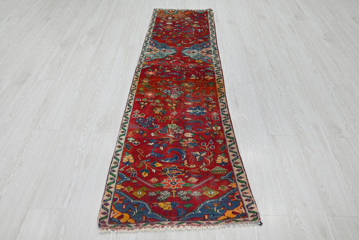 red Runner rug 1' 11" x 6' 9"