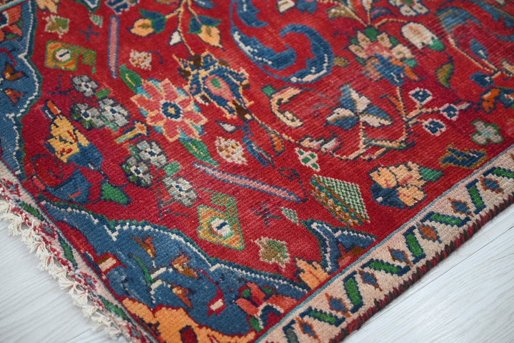 red Runner rug 1' 11" x 6' 9"