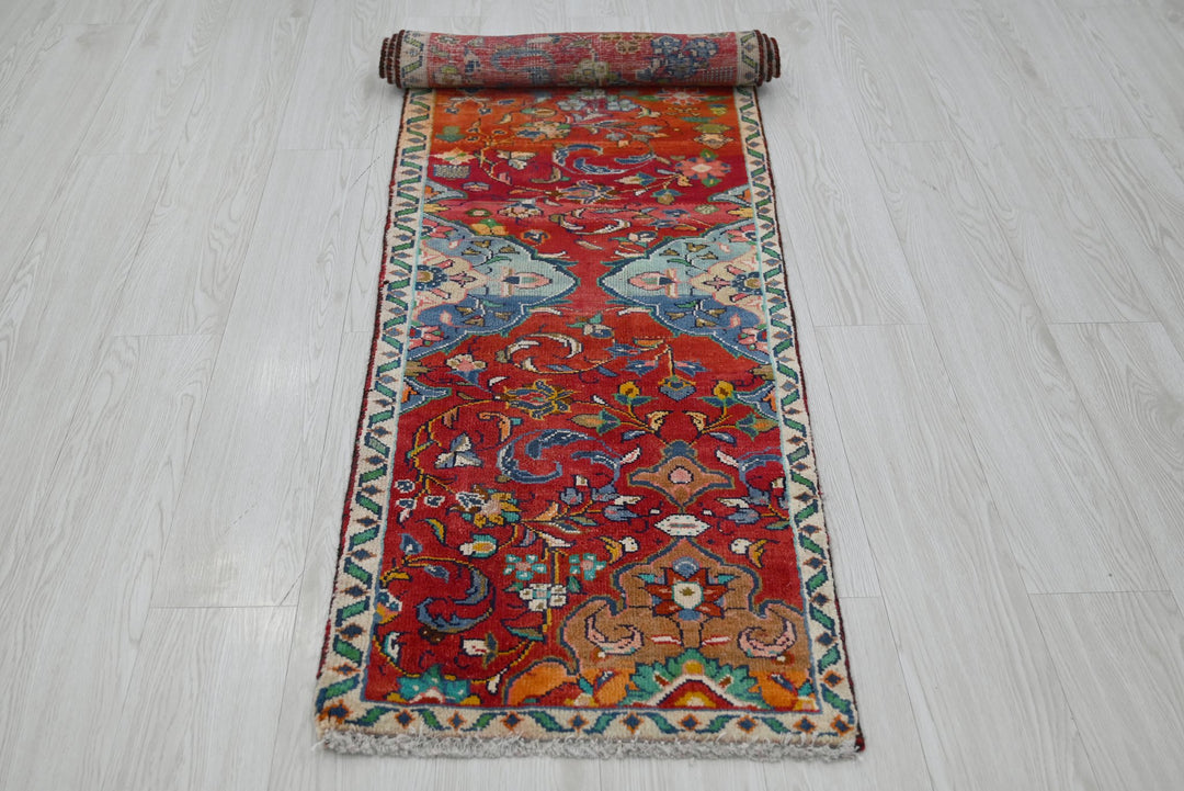red Runner rug 1' 11" x 6' 9"