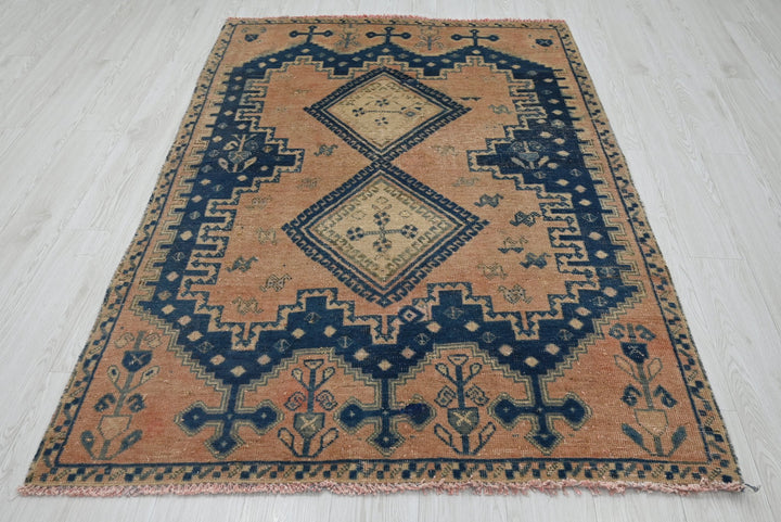 orange Accent rug 4' 2" x 6' 5"