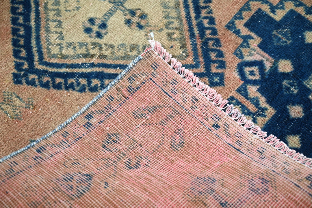 orange Accent rug 4' 2" x 6' 5"