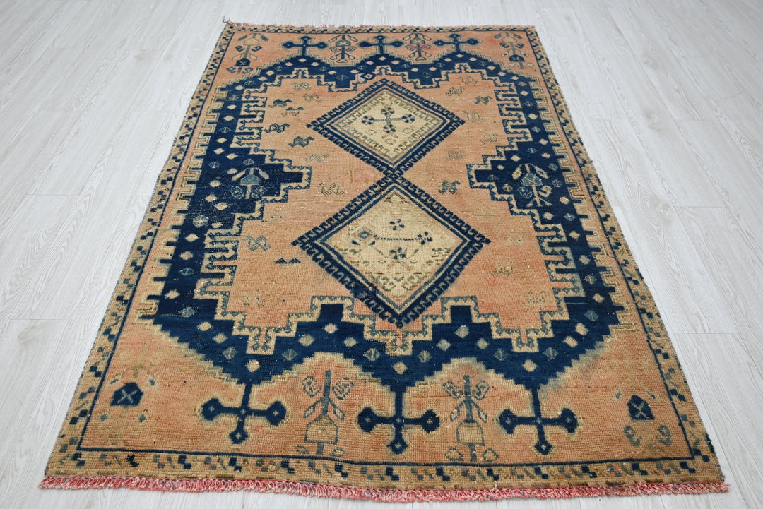 orange Accent rug 4' 2" x 6' 5"