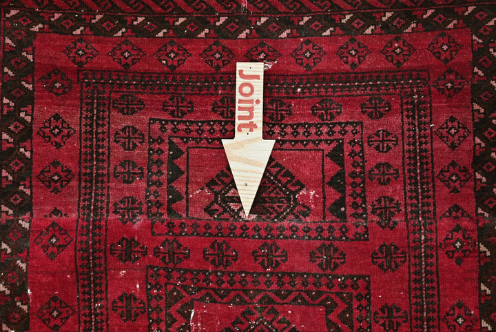 red Accent rug 3' 1" x 4' 6"