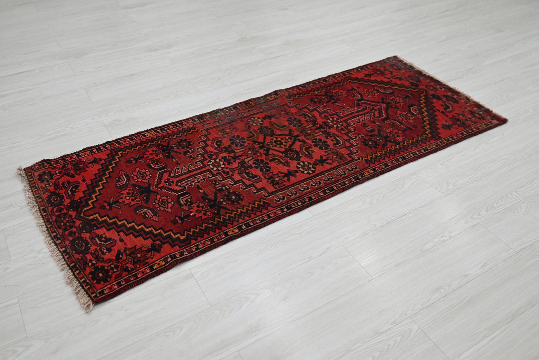 red Runner rug 2' 4" x 6' 0"