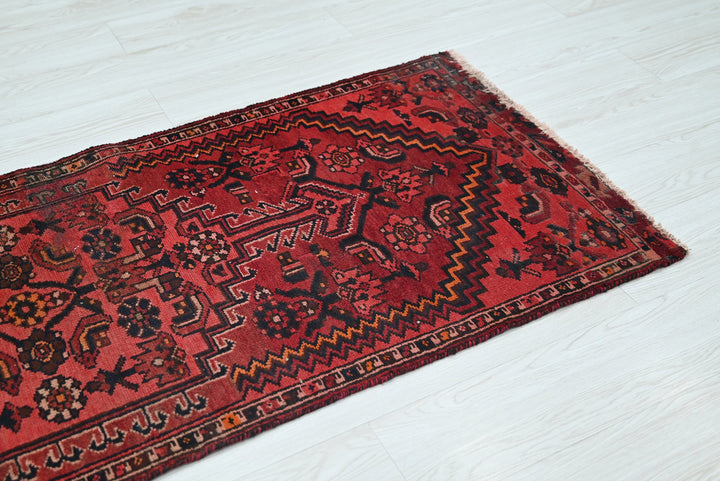 red Runner rug 2' 4" x 6' 0"
