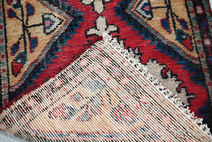 red Runner rug 1' 9" x 4' 10"
