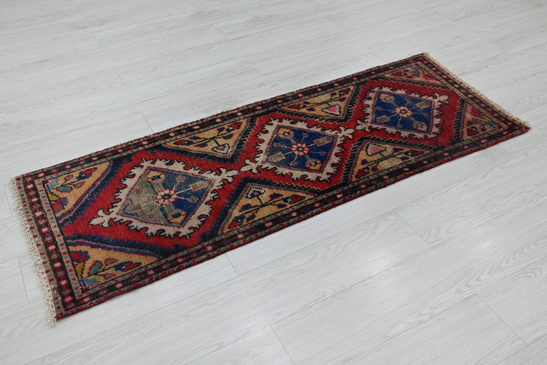 red Runner rug 1' 9" x 4' 10"
