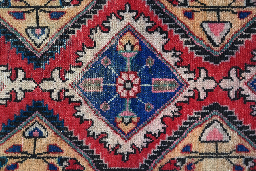 red Runner rug 1' 9" x 4' 10"